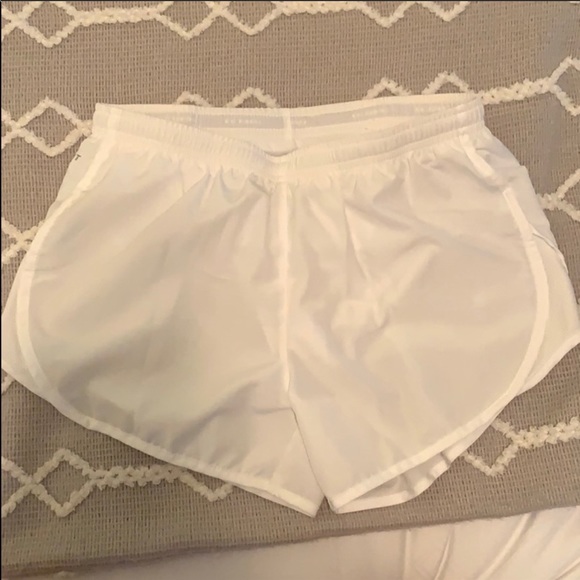 XS women’s Nike shorts - Picture 4 of 6